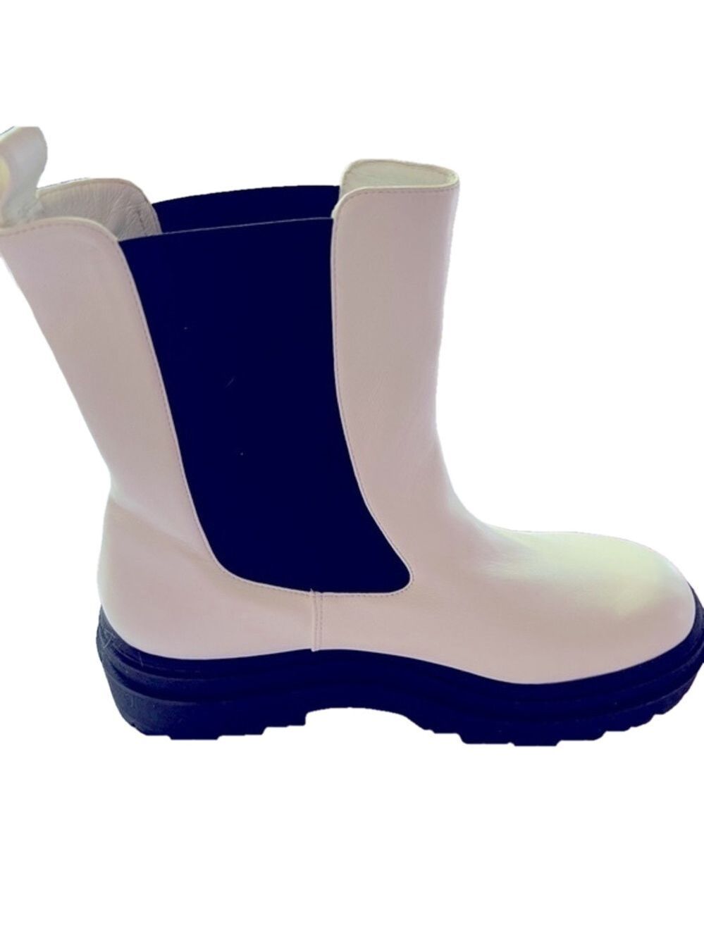 Good American Chelsea Boot White Leather Women 10.5 Lug
Sole New + Dust Bag NWOT
